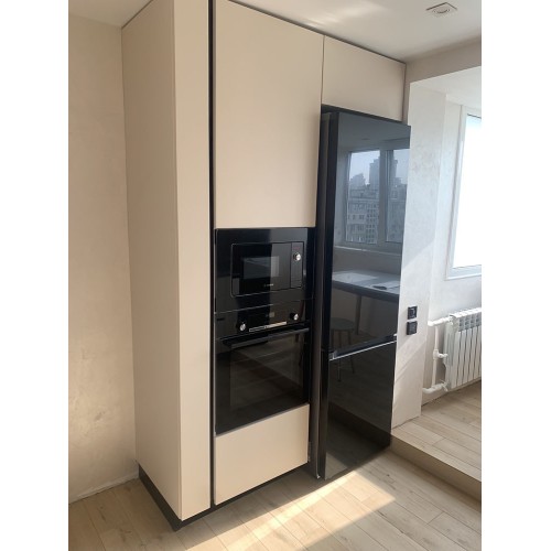 Кухня модерн, фасады МДФ, краска матовая , искусственный камень "Grandex" M-717 Shrimp Crust